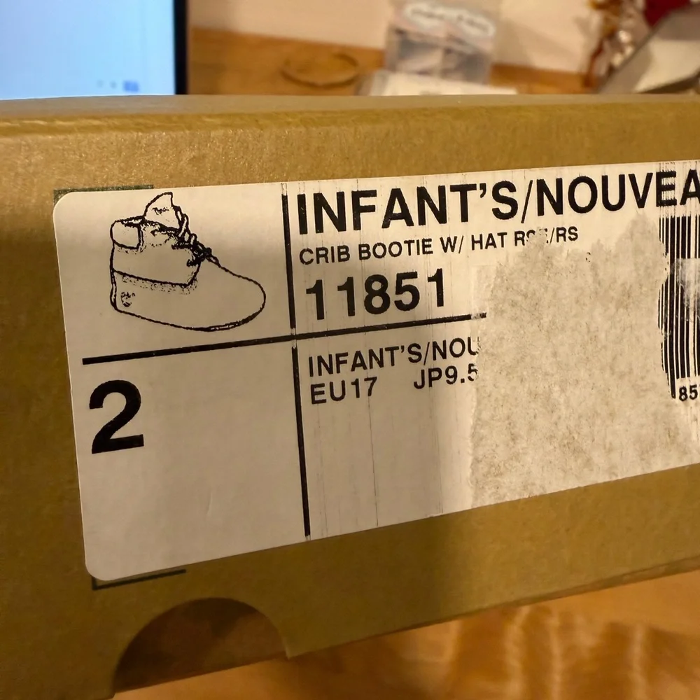 🌸 Timberland Infant Crib Booties – Size 2 – Pink 🌸